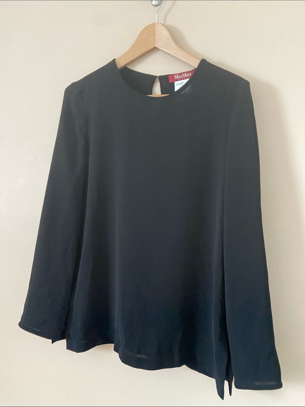 Max Mara Long Sleeve Blouse Side Slit Round
Neck Silk Blend Top Size 2 - Picture 3 of 7